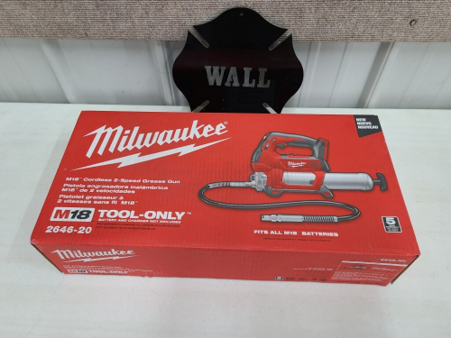 Milwaukee Cordless Grease Gun